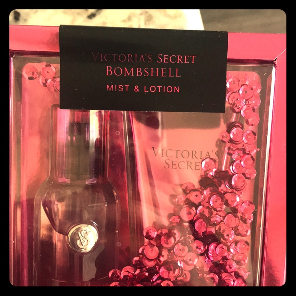Victoria’s Secret Bombshell